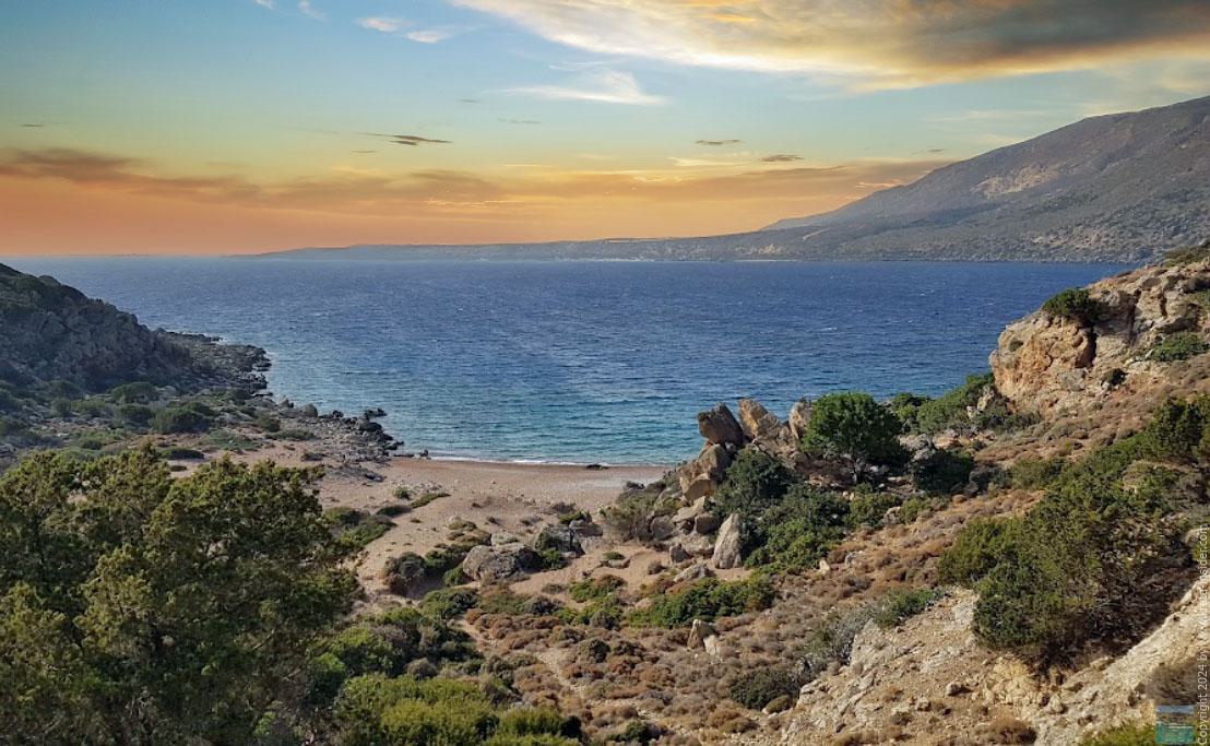 Kokkino Ammoutsaki Beach