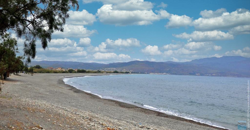 Tavronitis Beach