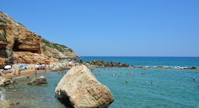 Kamari Beach