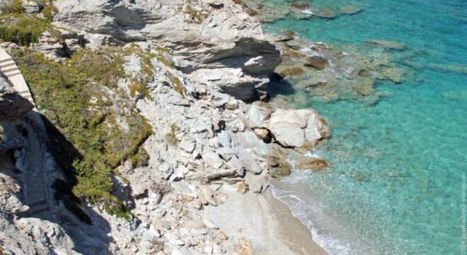Parasfoungario Beach