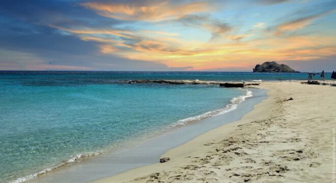 Spiaggia die Vourlia