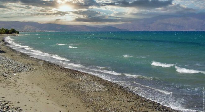 app-Nopigia Beach1